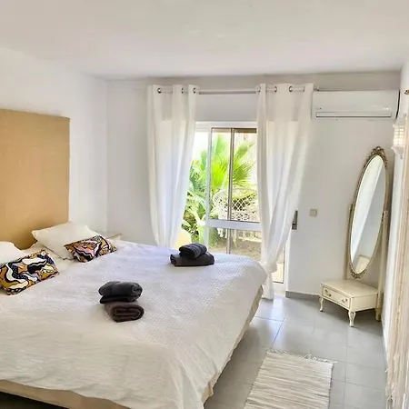 Villa Charming Villa, - Pool - No Need For Car