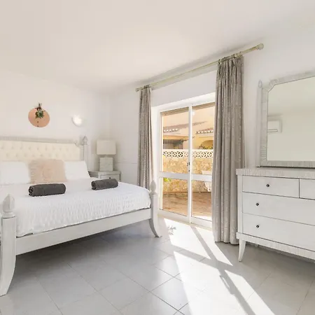 Charming Villa, - Pool - No Need For Car * Lagos